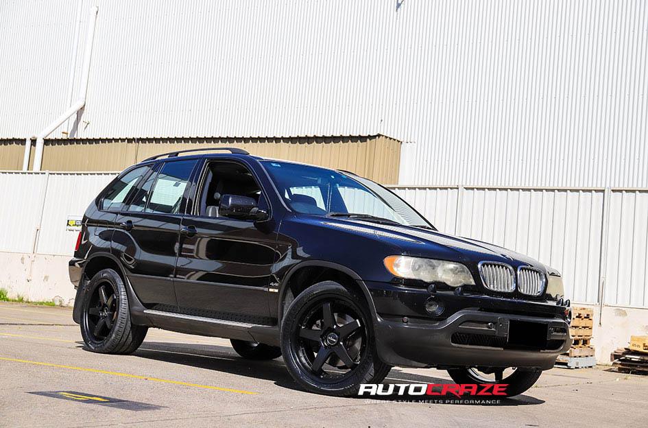 BMW X5 DETROIT SATIN BLACK
